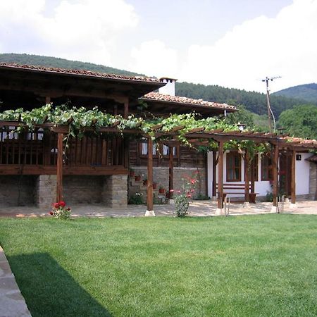 The House With The Vine Guest House 제라브나 외부 사진