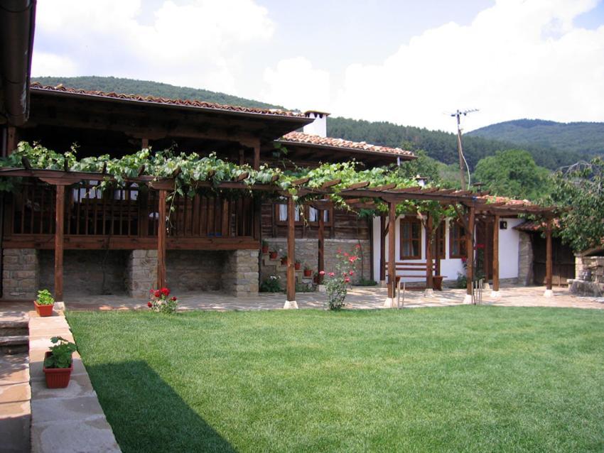 The House With The Vine Guest House 제라브나 외부 사진